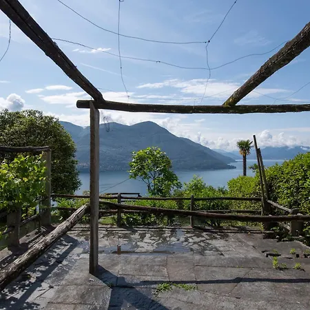 Апартаменты Rustic Mountain Бриссаго